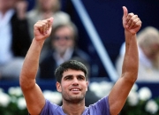 西班牙轻松取胜，领跑小组赛第一名