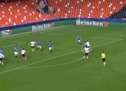 关于瓦伦西亚大胜亚特，稳固欧冠小组第二位置的信息