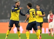 包含阿贾克斯取得胜利，闯入下一轮淘汰赛的词条